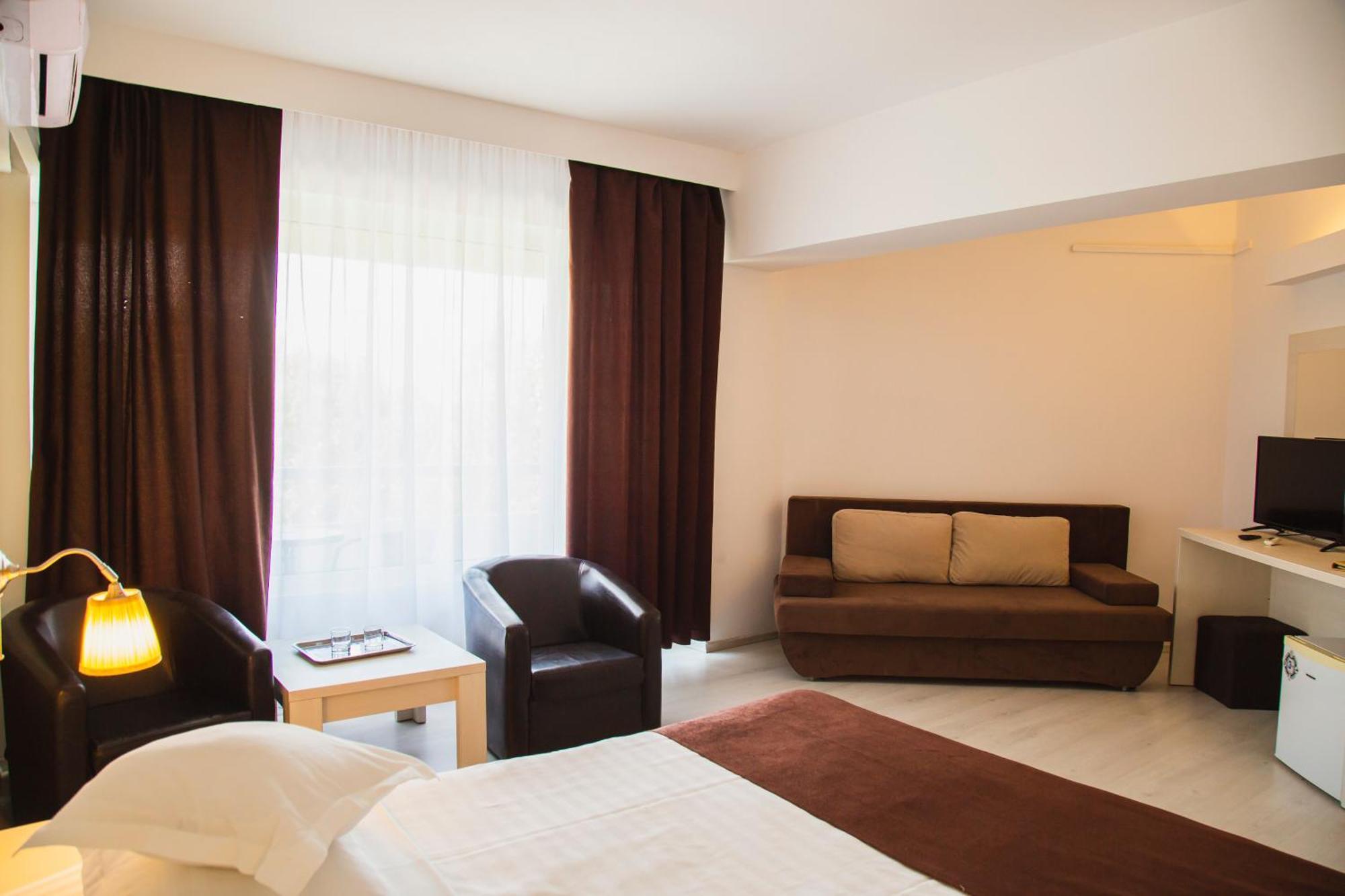 Hotel Ambasador Mamaia Esterno foto