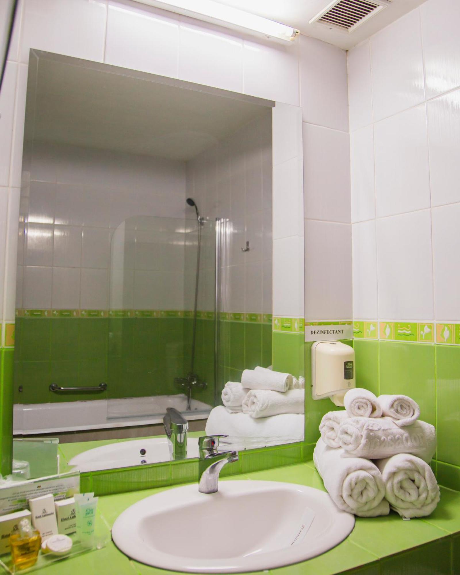 Hotel Ambasador Mamaia Esterno foto