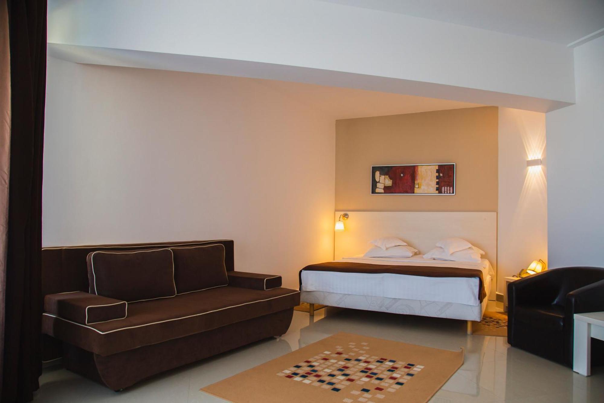 Hotel Ambasador Mamaia Esterno foto