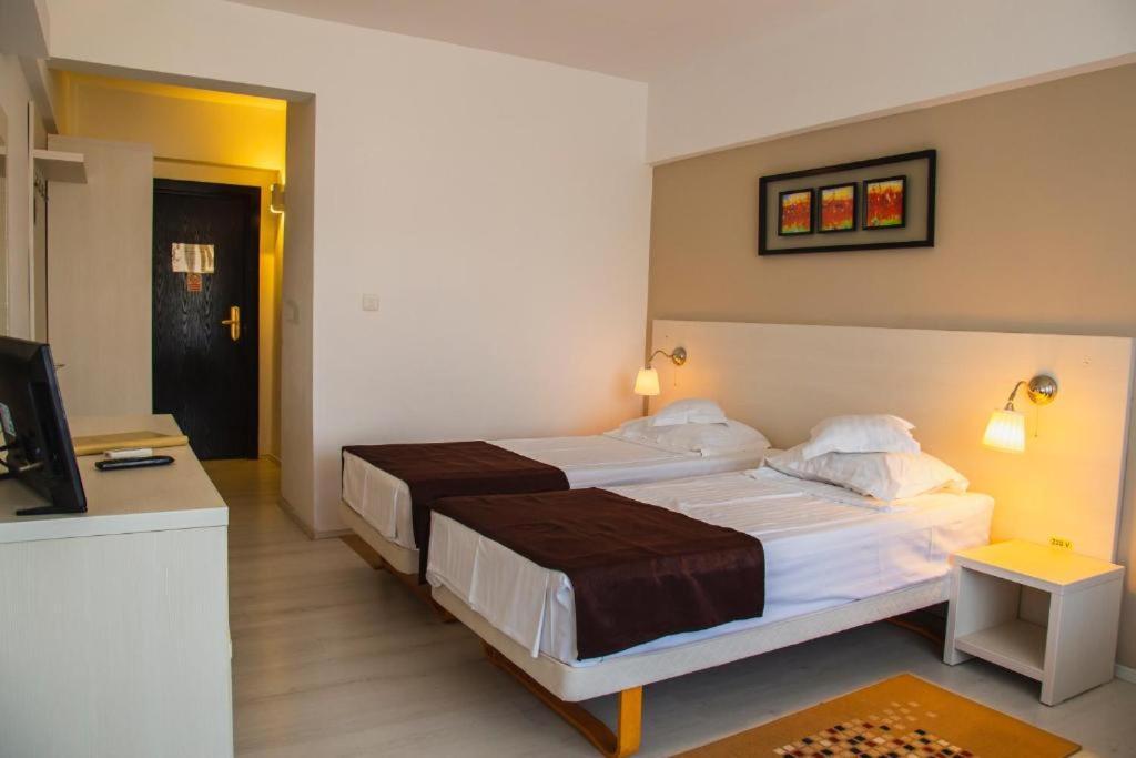 Hotel Ambasador Mamaia Esterno foto