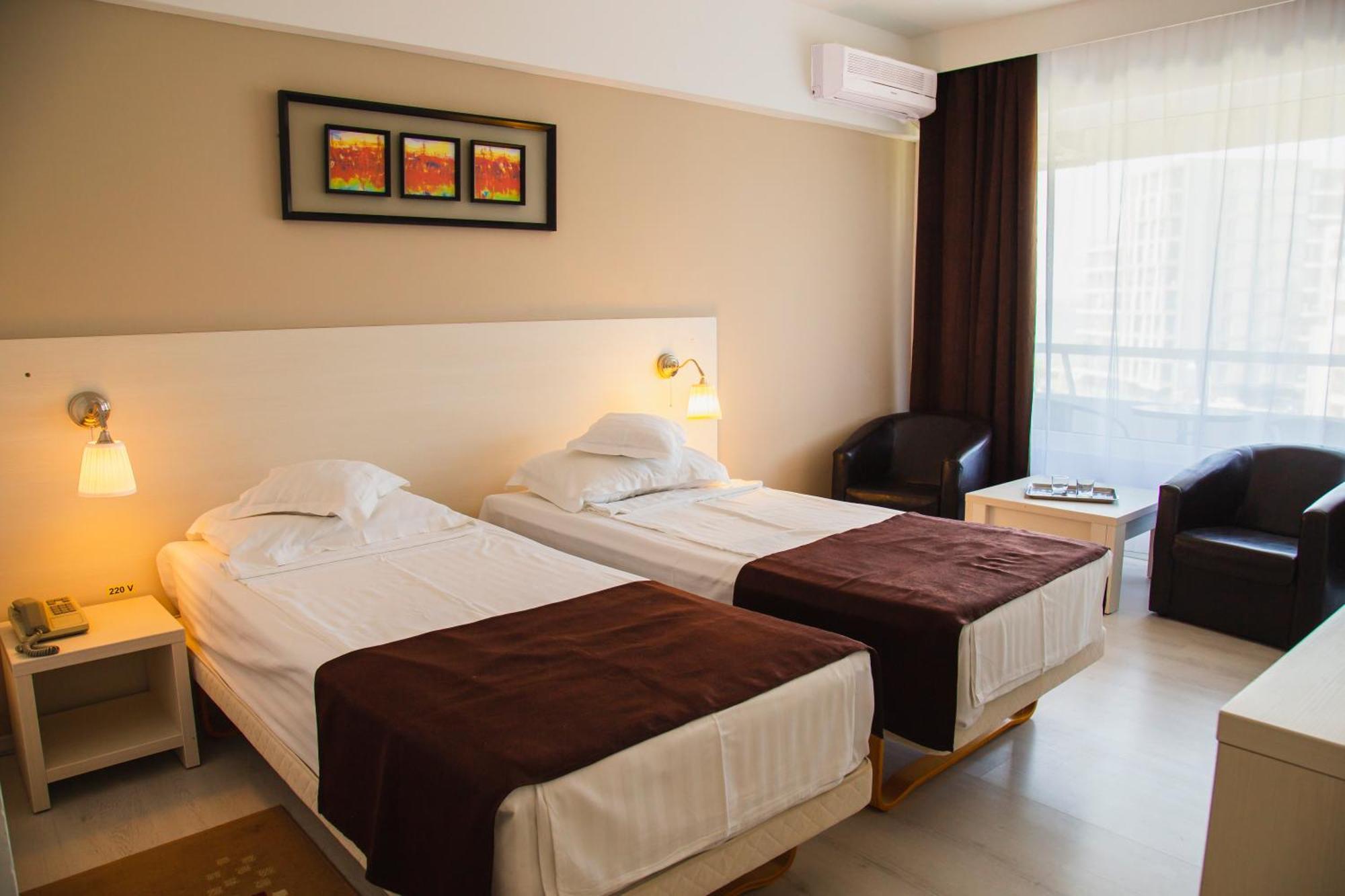 Hotel Ambasador Mamaia Esterno foto