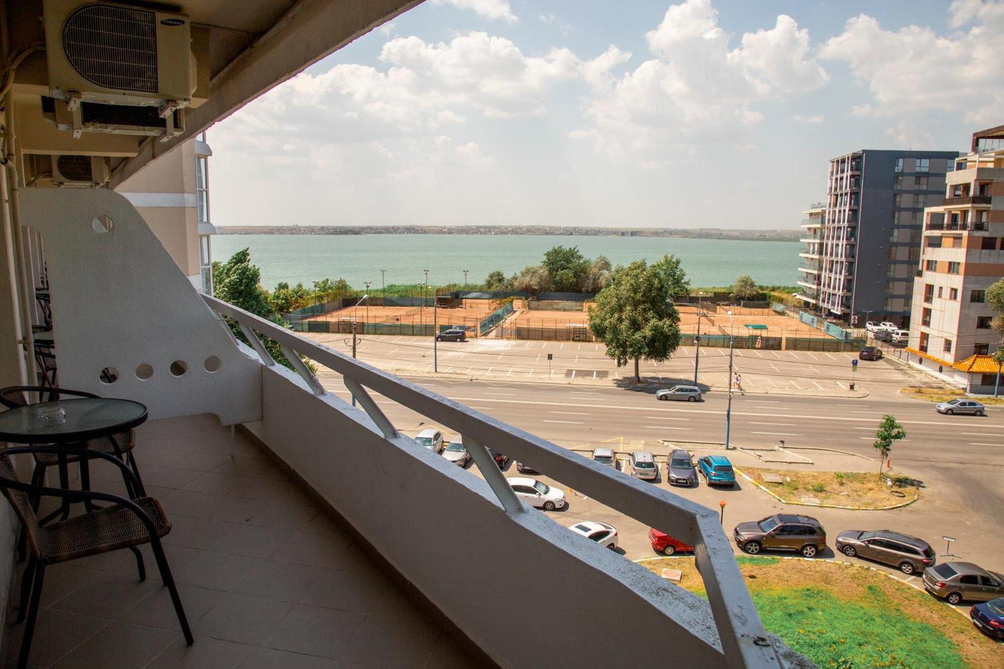 Hotel Ambasador Mamaia Esterno foto