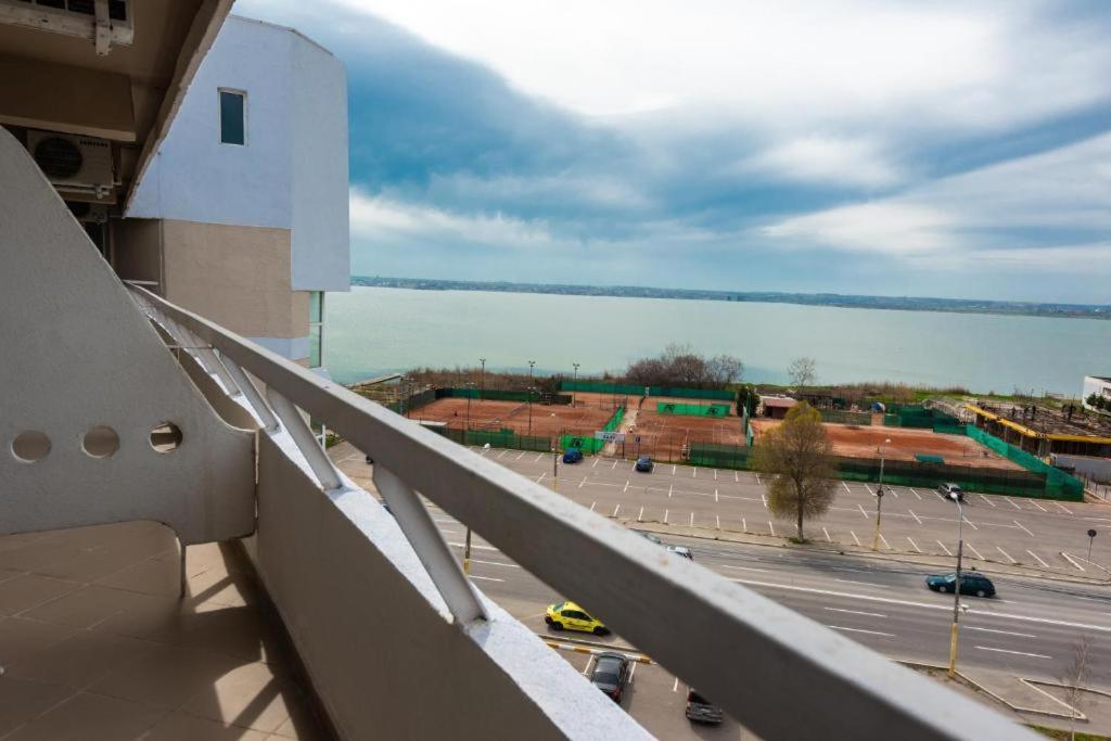 Hotel Ambasador Mamaia Esterno foto