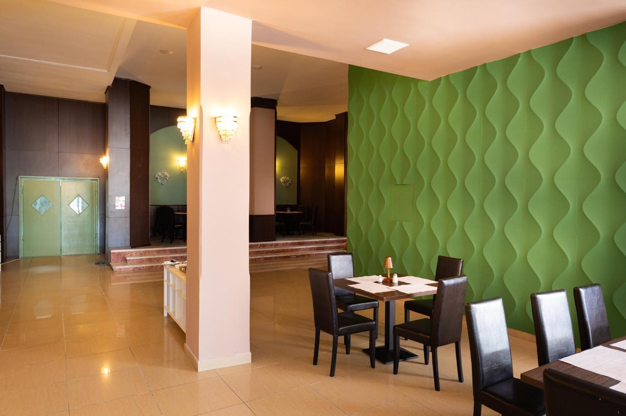 Hotel Ambasador Mamaia Esterno foto