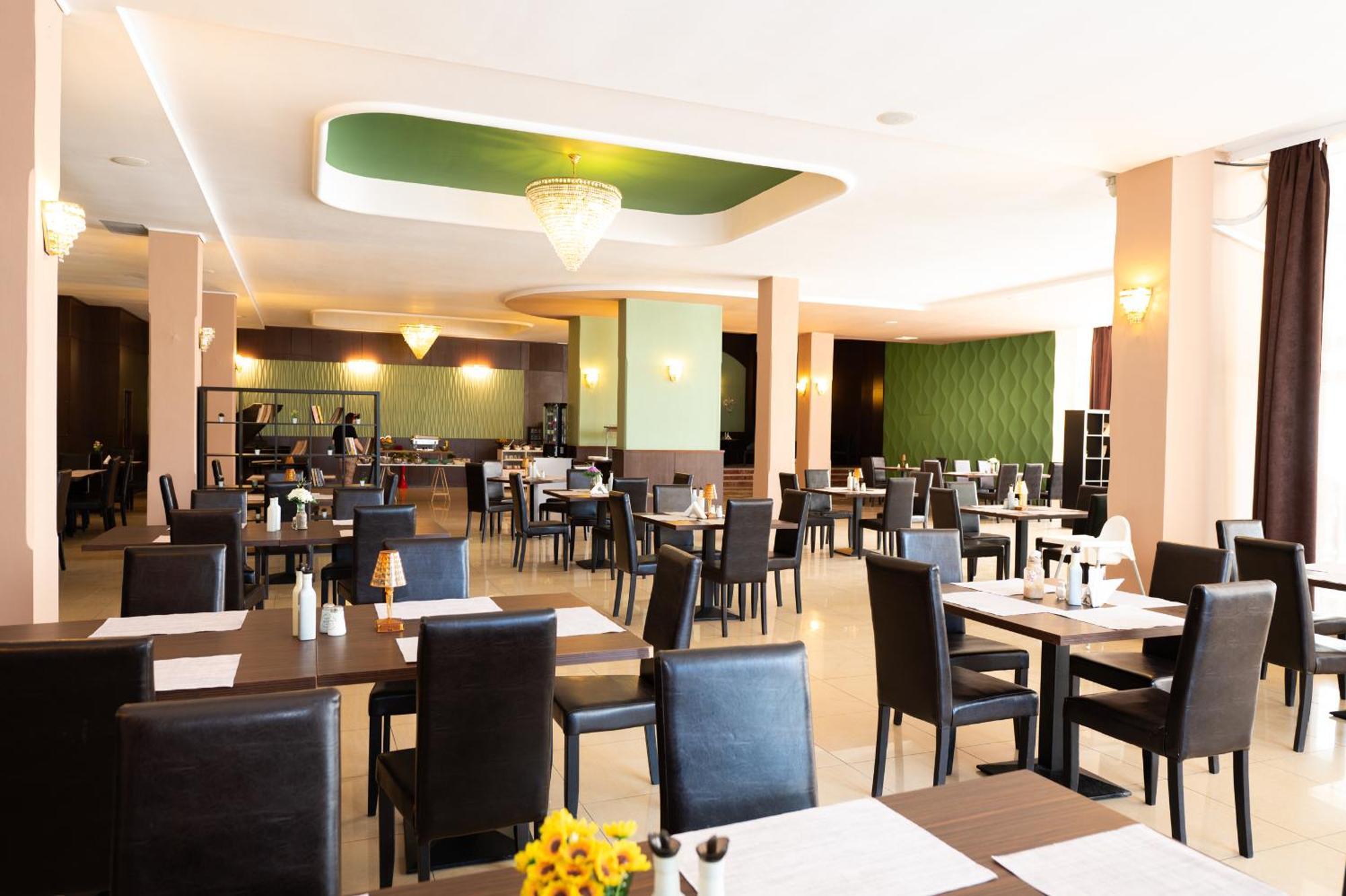 Hotel Ambasador Mamaia Esterno foto