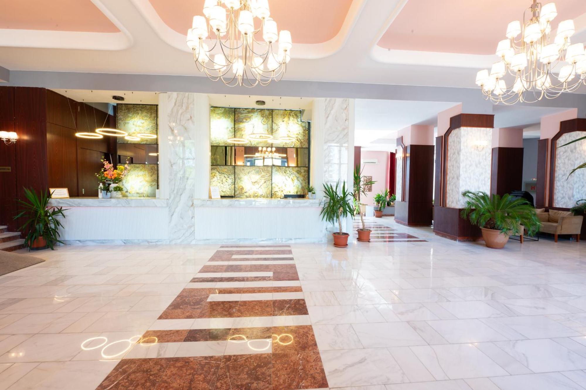 Hotel Ambasador Mamaia Esterno foto
